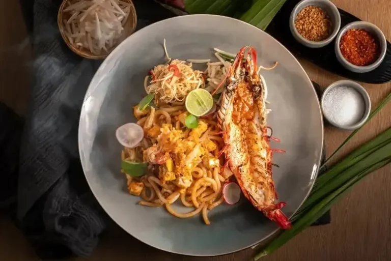 Plate Restaurant at the luxurious Carlton Hotel Bangkok Sukhumvit has launched its latest Plate of the Month special: "Tiger Prawn Pad Thai Udon"